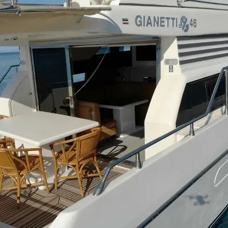 Botel Azce Yatcilik Antalia