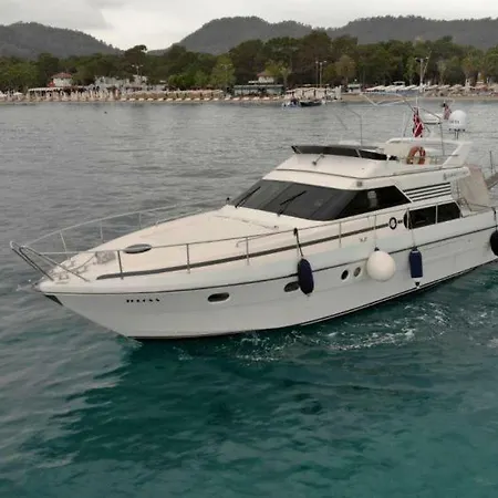 Botel Azce Yatcilik Antalia